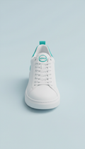Zapatillas blancas minimalistas con acentos turquesa